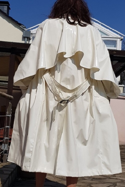 Maßanfertigung -Lack oversize Mantel