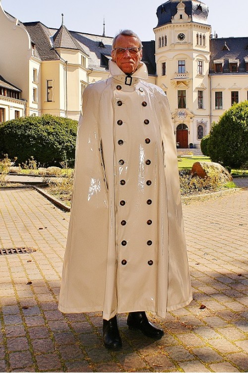 Maßanfertigung -Lackina-Lack Cape mit Stehkragen